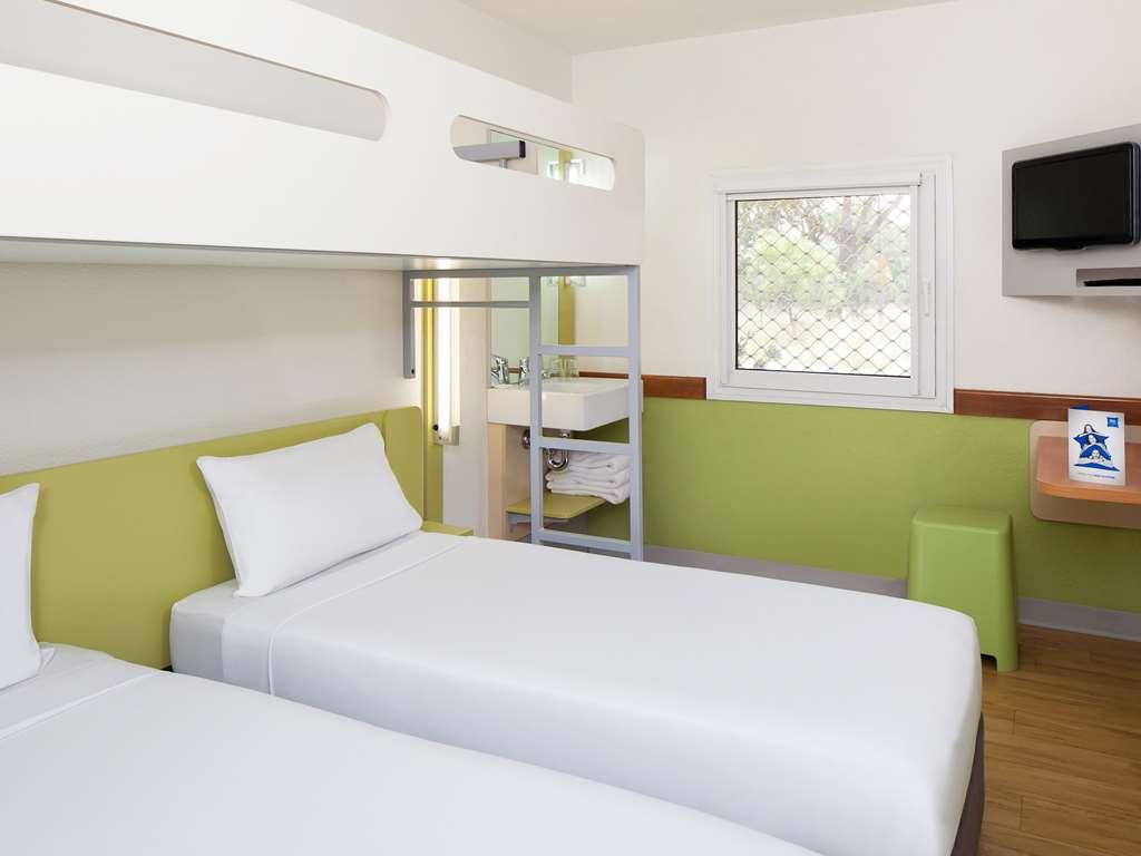 Ibis Budget Saint-Maurice Quarto foto